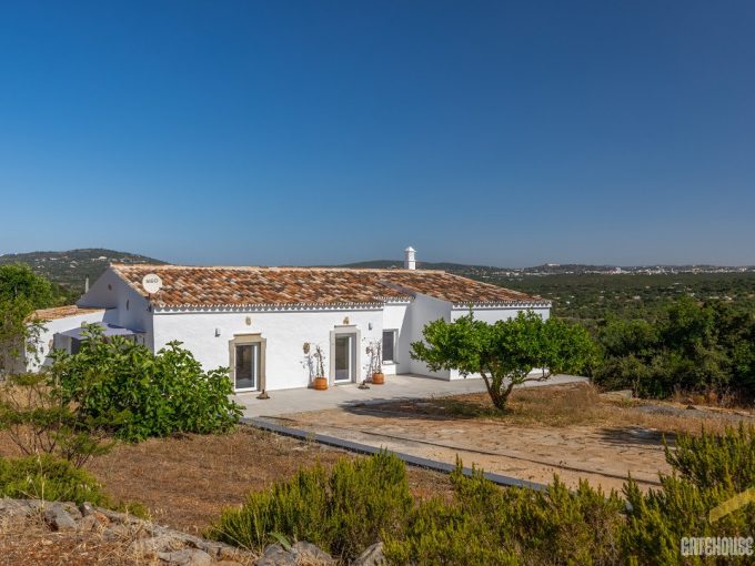 3 Bed Single Storey Villa With Land In Estoi Algarve 2