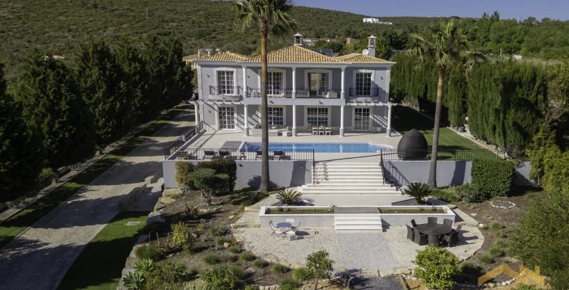Luxury Villa With Guest Annexe In Loule Algarve For Sale 1