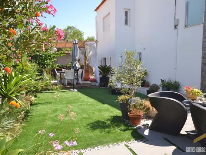 2 Bed Apartment In Ferreiras Albufeira Algarve 2