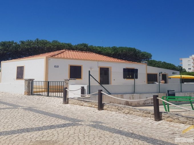 3 Bed Beach Villa In Praia da Rocha Algarve 1