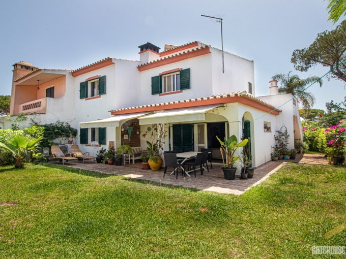 4 Bed Semi Detached Townhouse In Quarteira Algarve 1