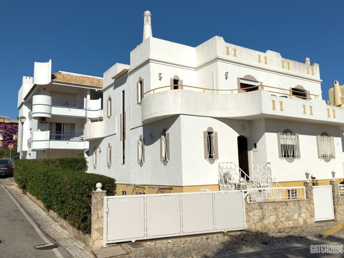 4 Bed Townhouse For Sale In Vilamoura Algarve 1