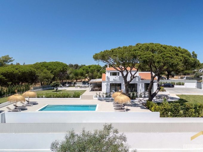 Renovated 5 Bed Villa In Ferrarias South Almancil Algarve 19