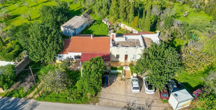 Semi Detached House For Renovation In Almancil Algarve 1