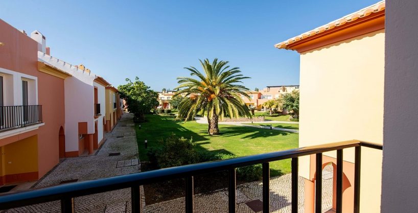 2 Bed Townhouse In Meia Praia Lagos Algarve