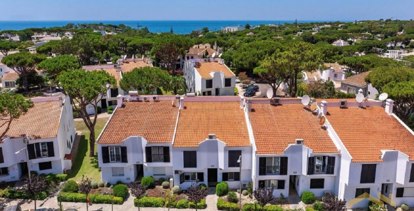 2 bed Duplex Apartment Near Vale do Lobo Tennis Centre Algarve 1