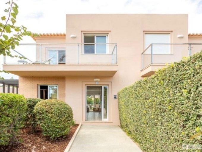 3 Bed Townhouse In Carvoeiro Algarve 1