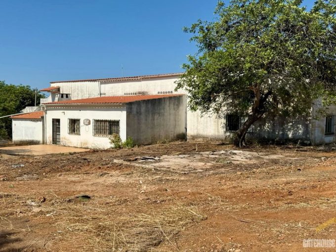 4 Bed Property For Renovation In Almancil Algarve 3