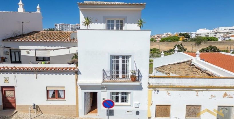 4 Bed Townhouse In Lagos City Algarve 1