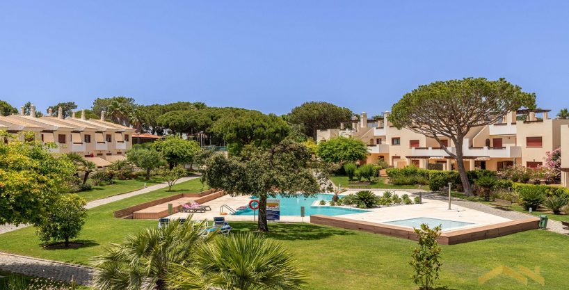4 Bed Townhouse In Sunset Villas Complex Vila Sol Algarve 1