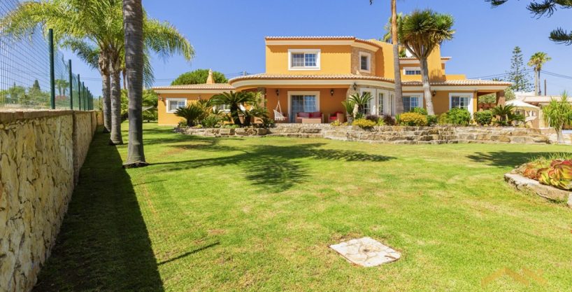 4 Bed Villa For Sale In Caramujeira Carvoeiro Central Algarve 2