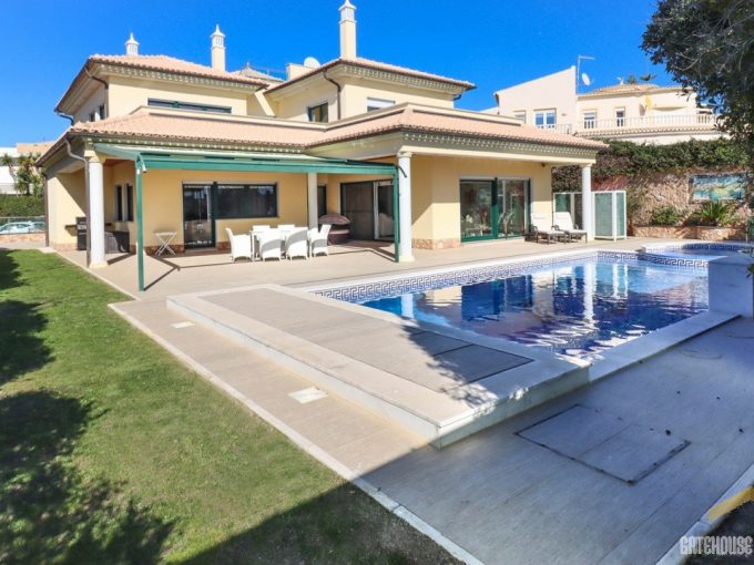 4 Bed Villa Near Albufeira Beach Algarve 1