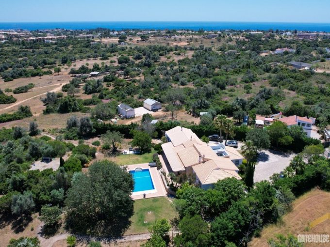 4 Bed Villa Plus 2 Bed Annexe In Carvoeiro Algarve 5