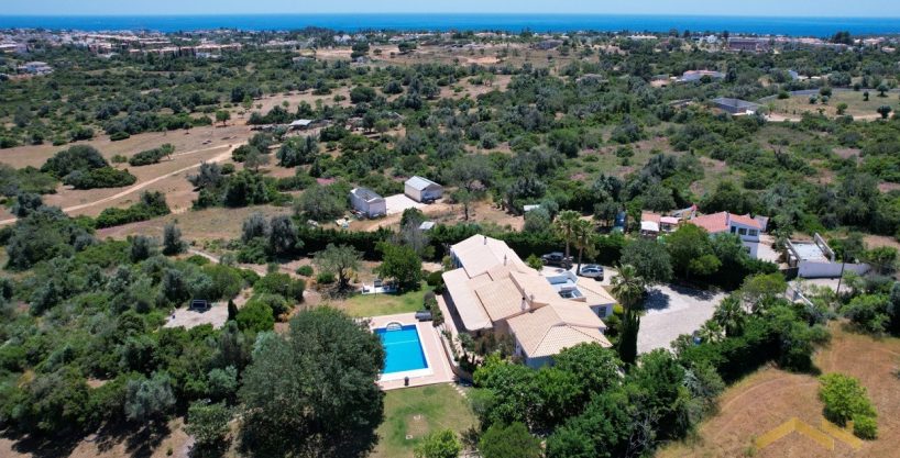 4 Bed Villa Plus 2 Bed Annexe In Carvoeiro Algarve 5