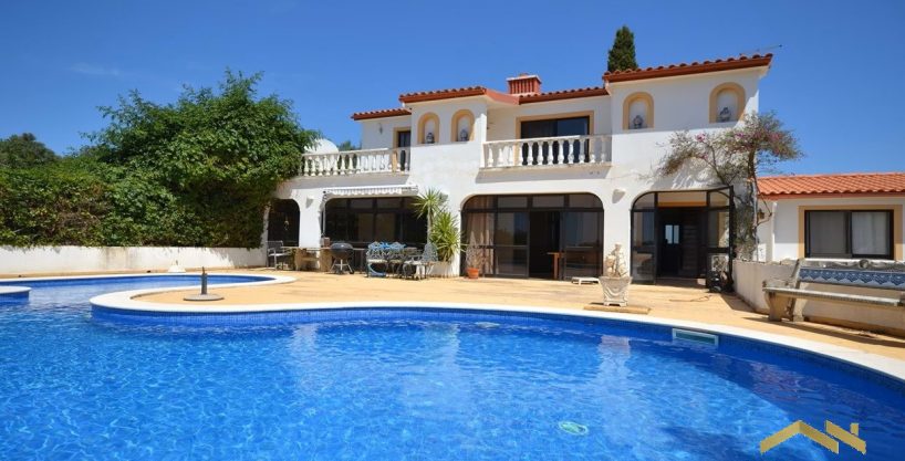 4 Bed Villa With Guest Studio In Boliqueime Algarve 1