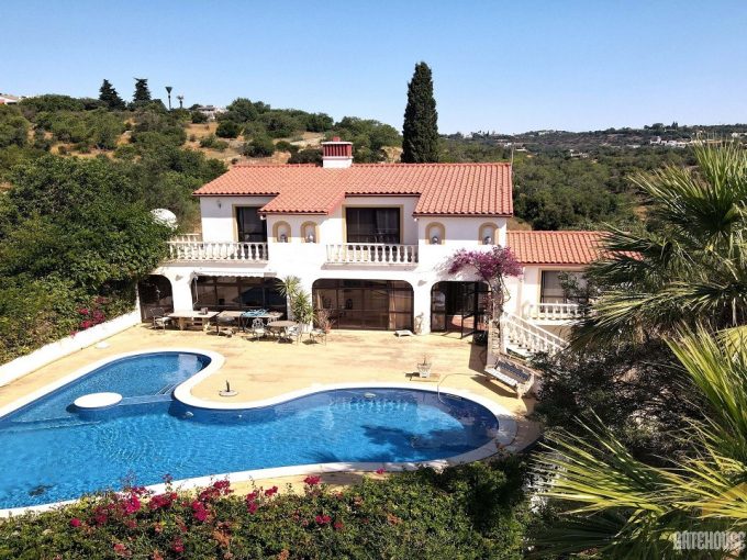 4 Bed Villa With Guest Studio In Boliqueime Portugal 1