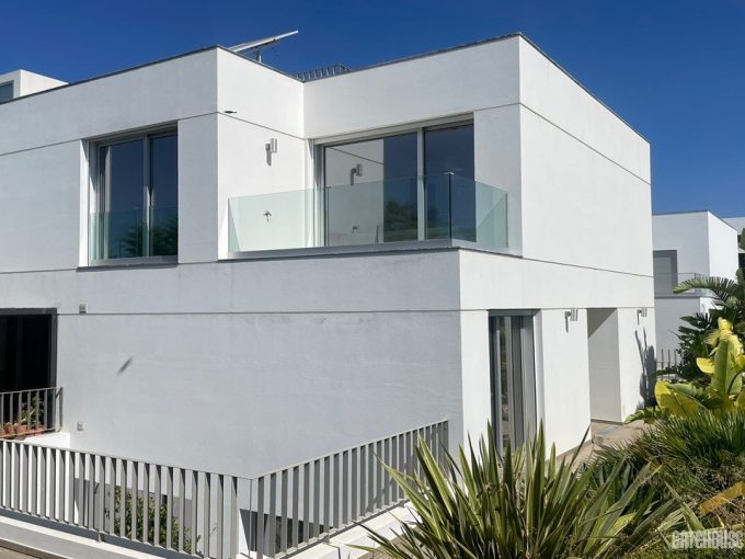 4 Bed Villa With Swimming Pool In Tavira Algarve 1