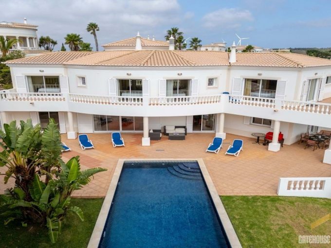 5 Bed Villa For Sale On Santo Antonio Golf West Algarve 1
