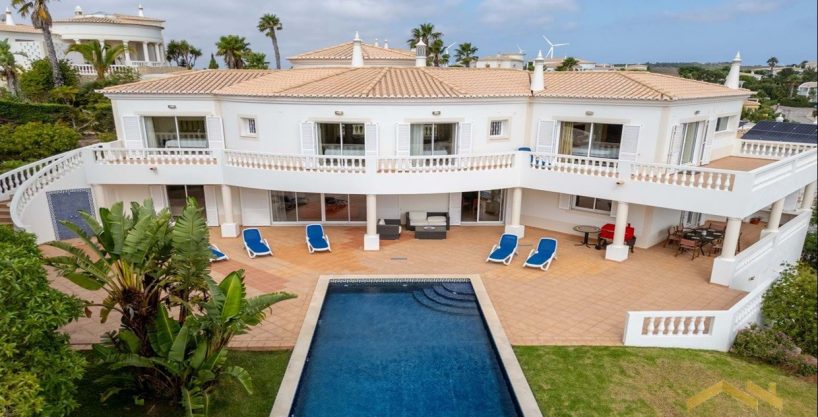 5 Bed Villa For Sale On Santo Antonio Golf West Algarve 1