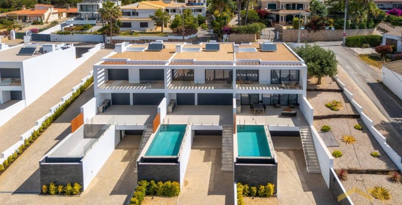 Brand New 3 Bed Townhouse With Large Basement in Almancil Algarve 1