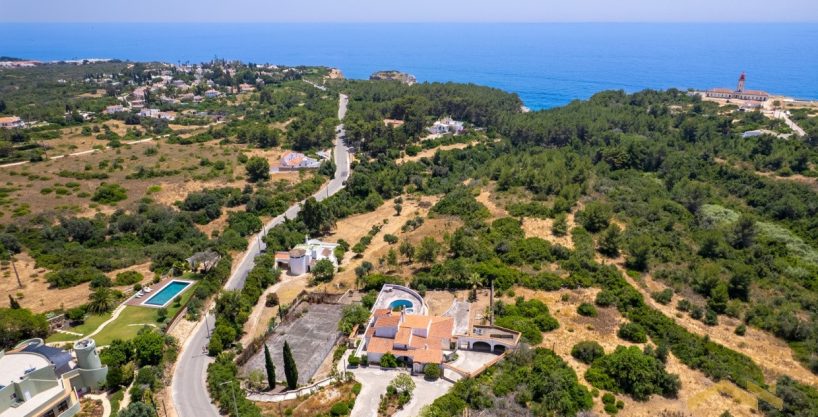 Clifftop Villa For Renovation In Carvoeiro Algarve 1