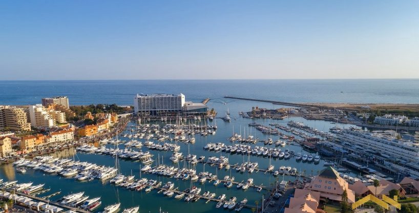 Commercial Shop Unit For Sale On Vilamoura Marina Algarve main