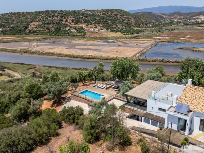 Modern Linked Villa With Arade River Views In Silves Algarve 1