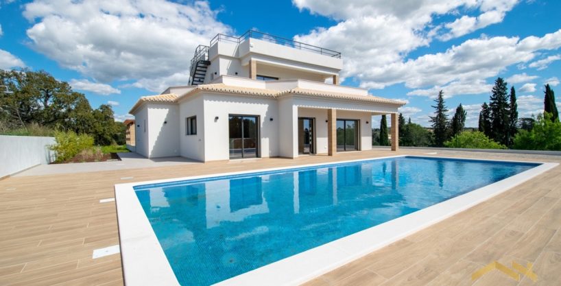 Renovated Sea View 4 Bed Villa In Caramujeira Carvoeiro Algarve 1