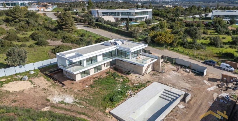 Sea & Golf View Property For Sale On Palmares Lagos 5