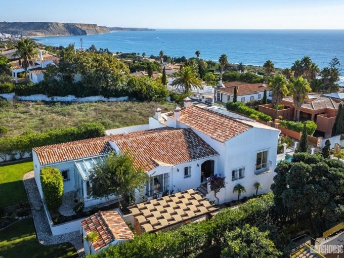 Sea View 4 Bed Villa With Heated Pool In Praia da Luz Algarve 2