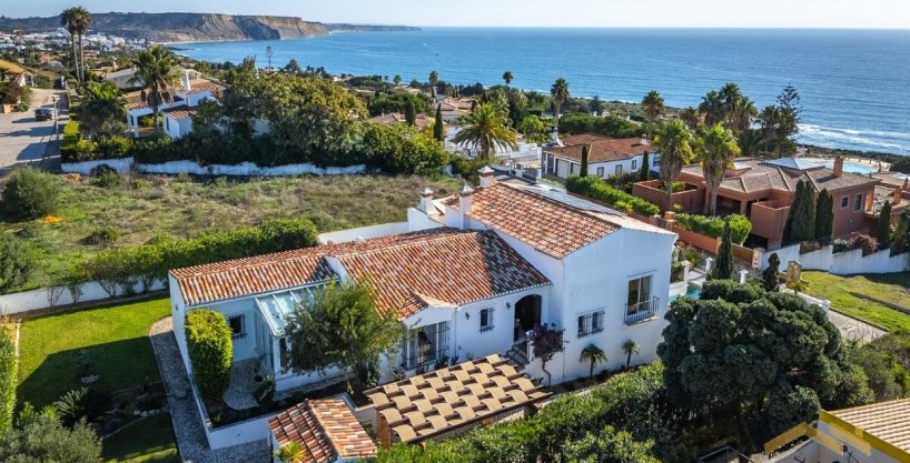 Sea View 4 Bed Villa With Heated Pool In Praia da Luz Algarve 2