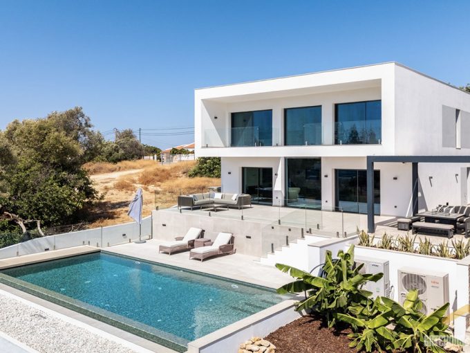 Sea View 5 Bed Villa In Almancil Algarve For Sale 1