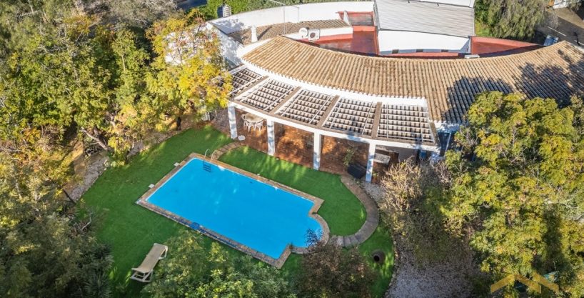 Single Storey Villa In Carvoeiro Algarve For Sale 1