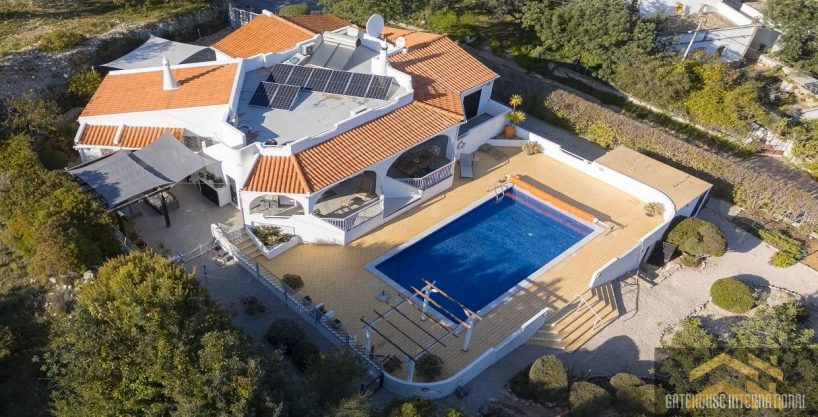 South Facing 4 Bed Villa With Great Views Nr Santa Barbara de Nexe Algarve 1
