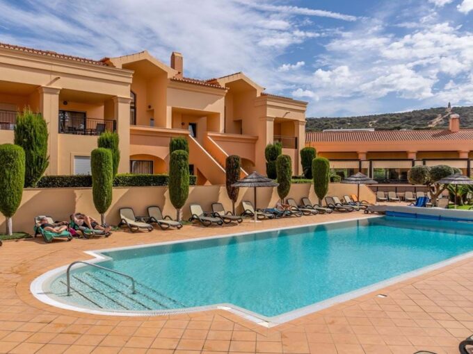 2 Bed Apartment In Baia da Luz West Algarve For Sale 1 1