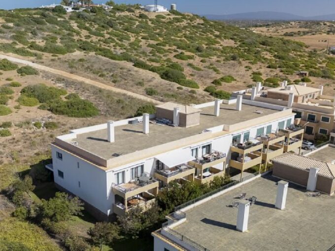 2 Bed Apartment In Domus Iberica Complex Burgau Algarve 1