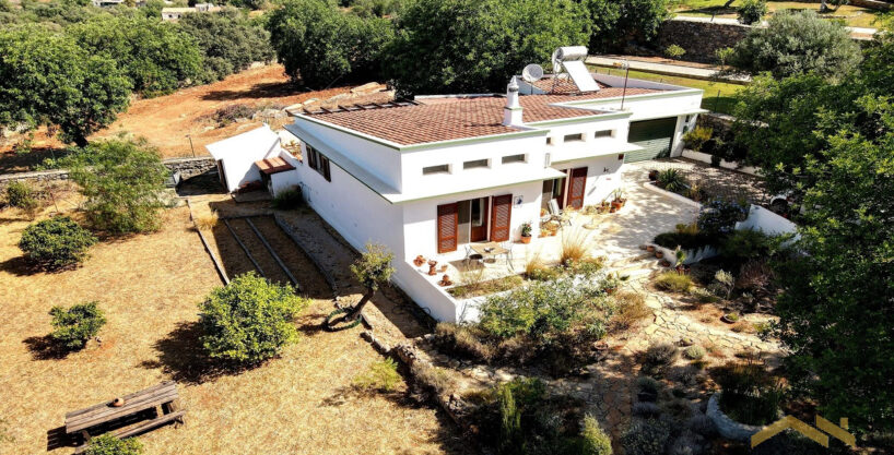 2 Bed Villa With Garage In Loule Algarve a