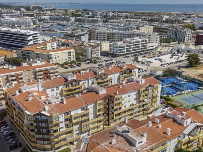 3 Bedroom Apartment For Sale Close To Lagos Marina Algarve 1