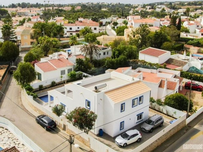 4 Bed Villa In Sesmarias Carvoeiro Algarve For Sale