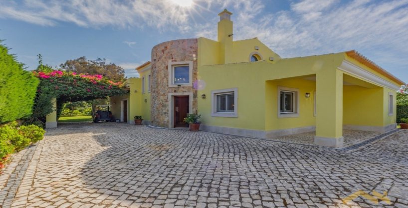 4 Bed Villa Overlooking Vale do Lobo Golf Course Algarve 2
