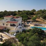 5 Bed Villa With Guest Apartment In Loule Algarve 1