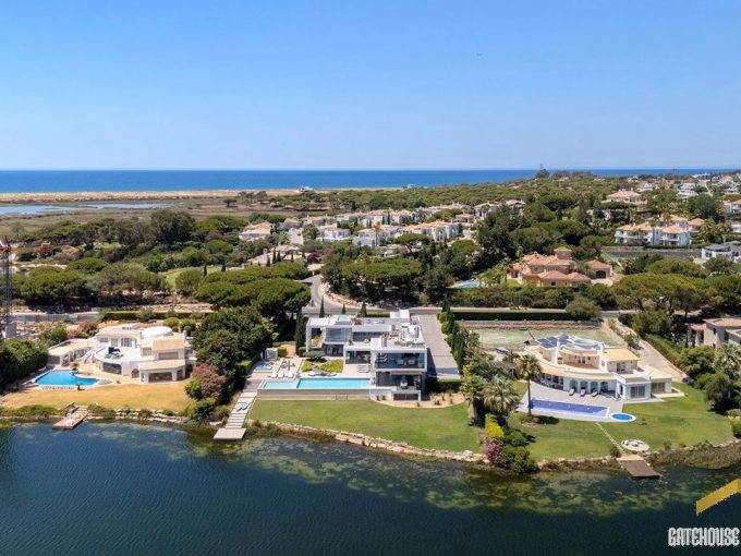 Lakefront Villa With Panoramic Views In Quinta do Lago Algarve 1