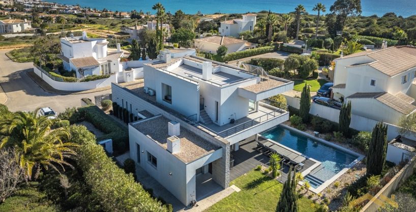 Modern Villa With Pool & Sea Views In Praia da Luz Algarve 1