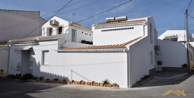 Renovated 3 Bed Townhouse In Guia Albufeira Algarve 1