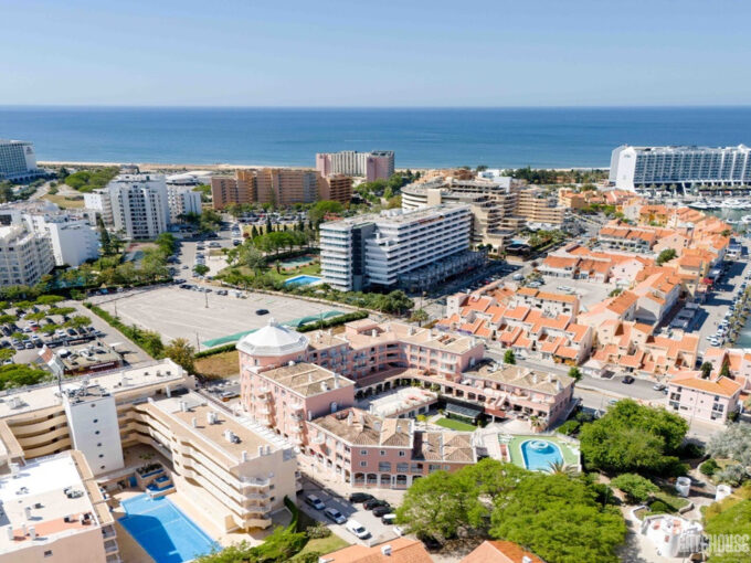 Restaurant Wine Bar For Sale In Vilamoura Centre Algarve 1