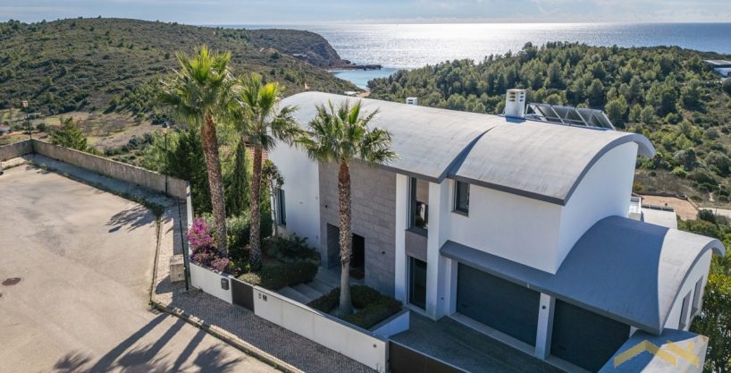 Sea View 5 Bed Modern Villa In Burgau West Algarve 1