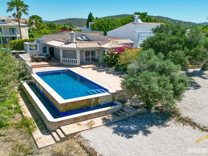 South Facing 3 Bed Detached With Pool In Almancil 1