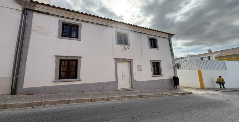 2 Bed Apartment Plus A Commercial Shop In Boliqueime Algarve 1