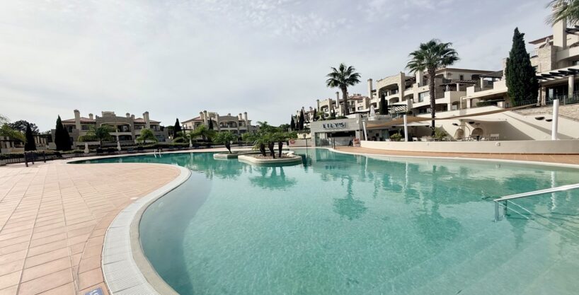 2 bed apartment for sale in Pine Hills, Vila Sol, Algarve 1