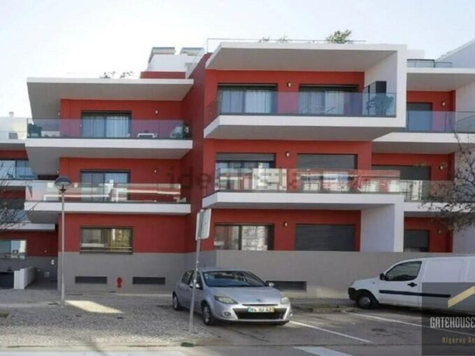 2 bed apartment with garage for sale in Tavira Algarve 1